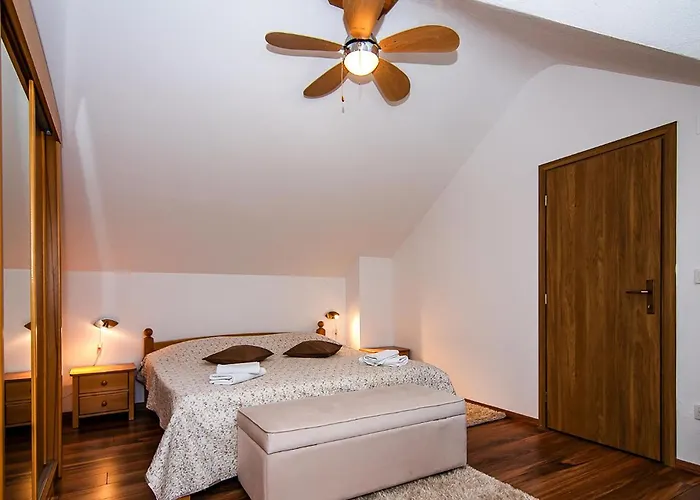 With Fireplace Vii *