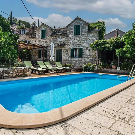 Tatil Evi Stunning In Postira