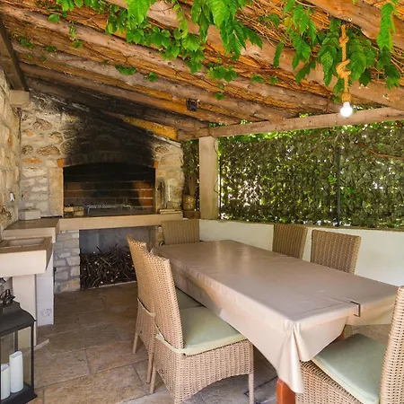2 Bedroom Pet Friendly In Postira