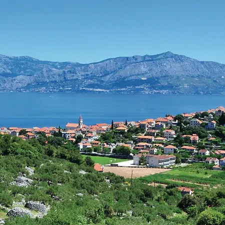 Сasa de vacaciones 2 Bedroom Pet Friendly In Postira Dol (Brac)