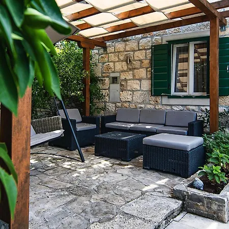 2 Bedroom Pet Friendly In Postira