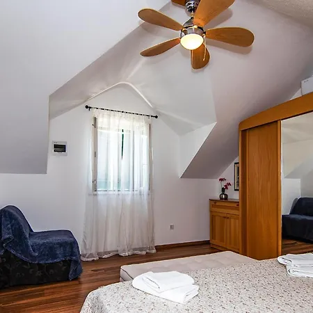 2 Bedroom Pet Friendly In Postira Сasa de vacaciones