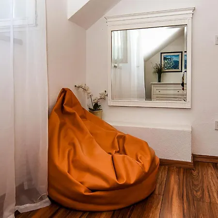 2 Bedroom Pet Friendly In Postira Сasa de vacaciones *