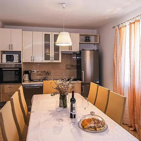 2 Bedroom Pet Friendly In Postira Сasa de vacaciones