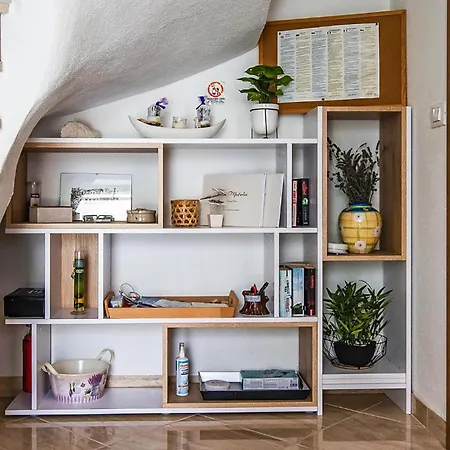 Сasa de vacaciones 2 Bedroom Pet Friendly In Postira